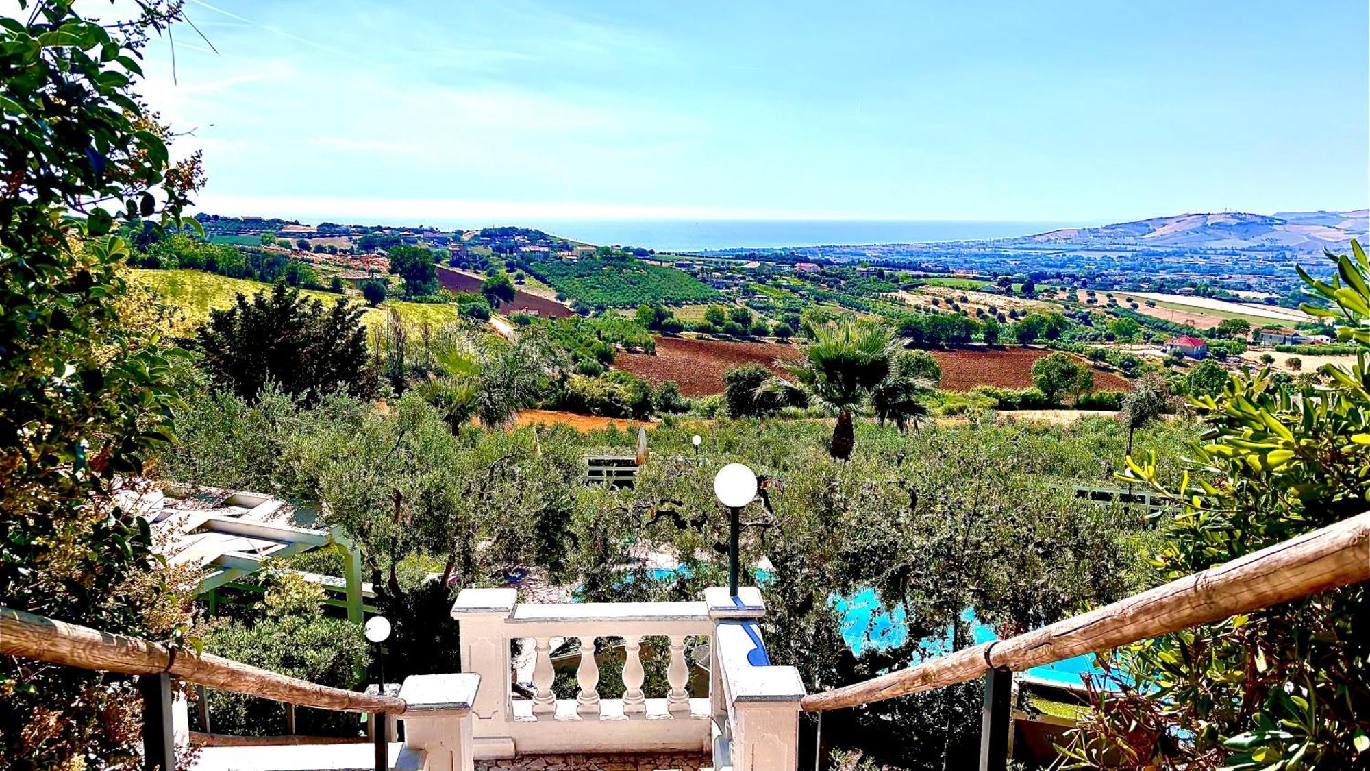 Casale Delle Rose B&B Fattoria Montepagano エクステリア 写真